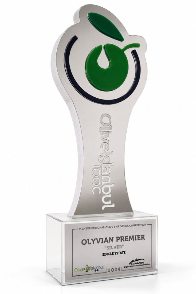Olyvian Ödüllü Premier Zeytinyağı 750 ml – Domat Cinsi, Erken Hasat, Soğuk Sıkım, Filtresiz, Natürel Sızma Zeytinyağı